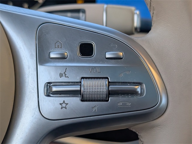 Vehicle image 24 of 27