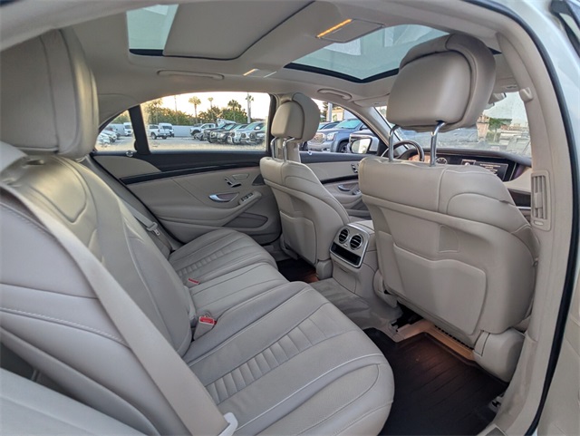 Vehicle image 10 of 27