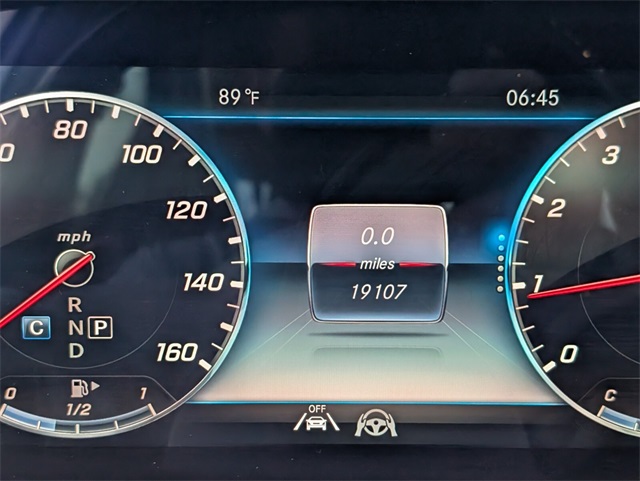 Vehicle image 17 of 27