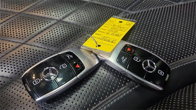 Vehicle image 15 of 34