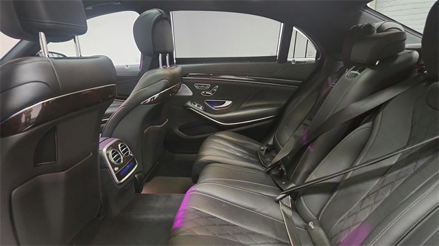 Vehicle image 20 of 34