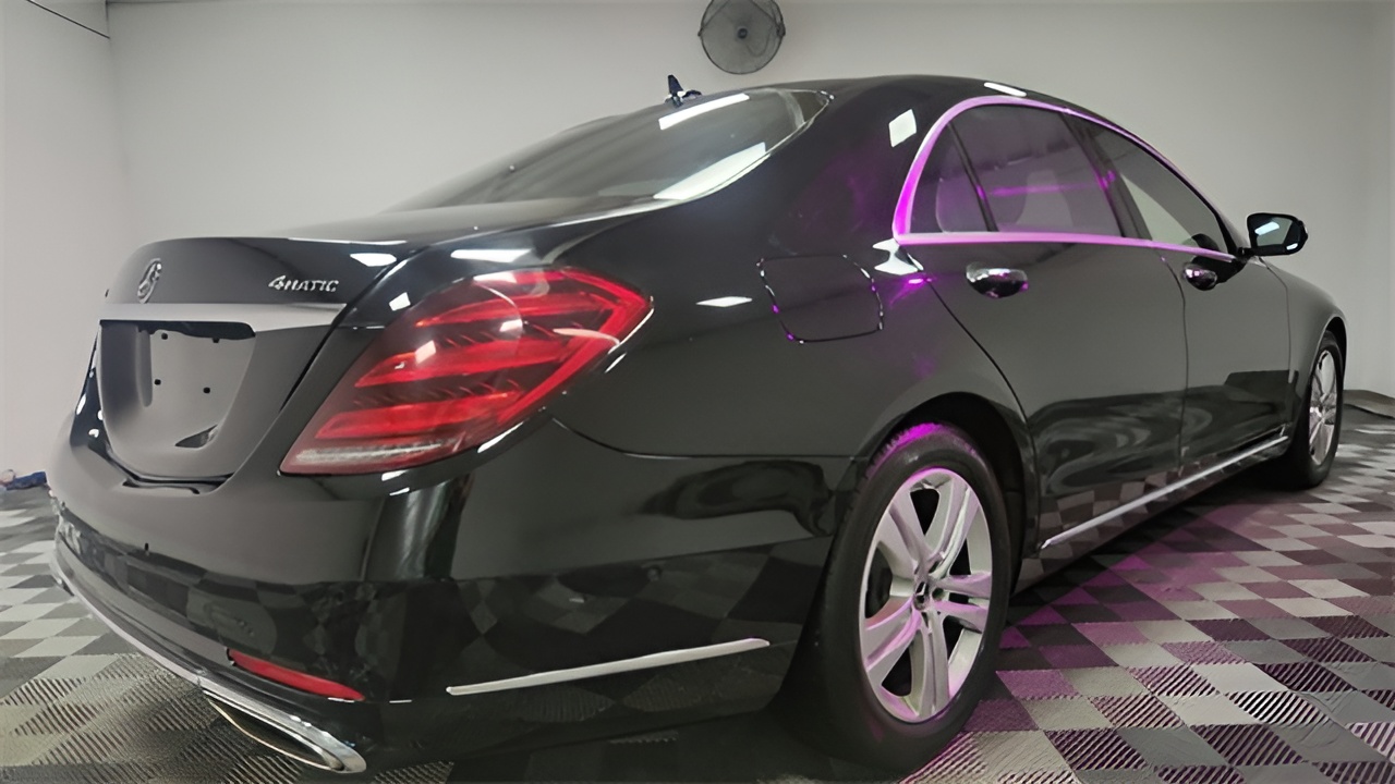 Vehicle image 32 of 34