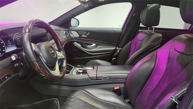 Vehicle image 10 of 34
