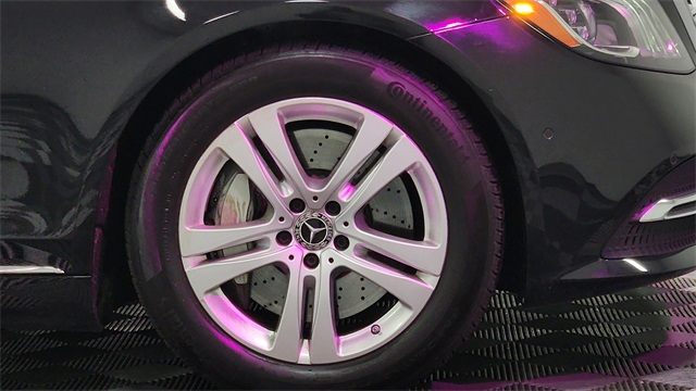 Vehicle image 24 of 34