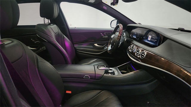 Vehicle image 23 of 34