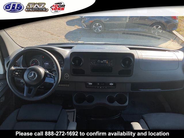 Vehicle image 12 of 16