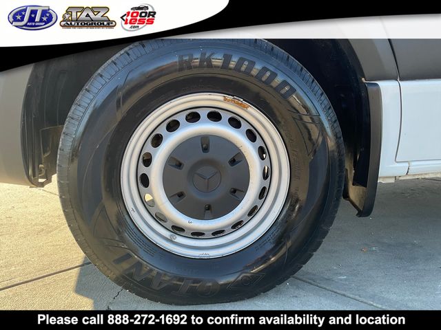 Vehicle image 7 of 16