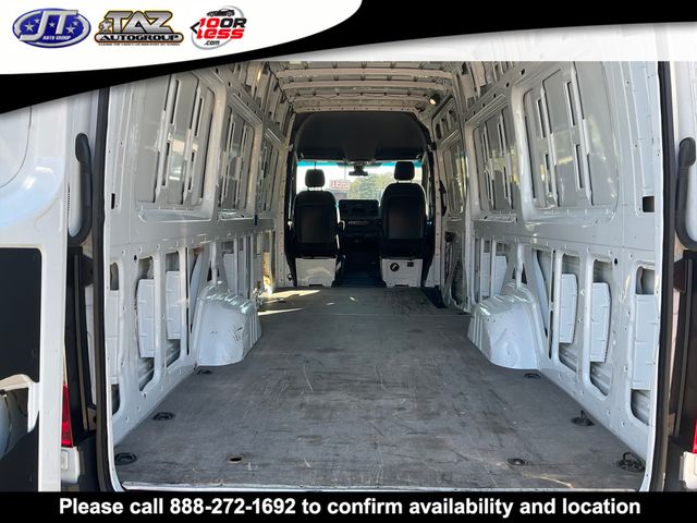 Vehicle image 10 of 16