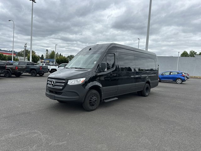 Vehicle image 1 of 2
