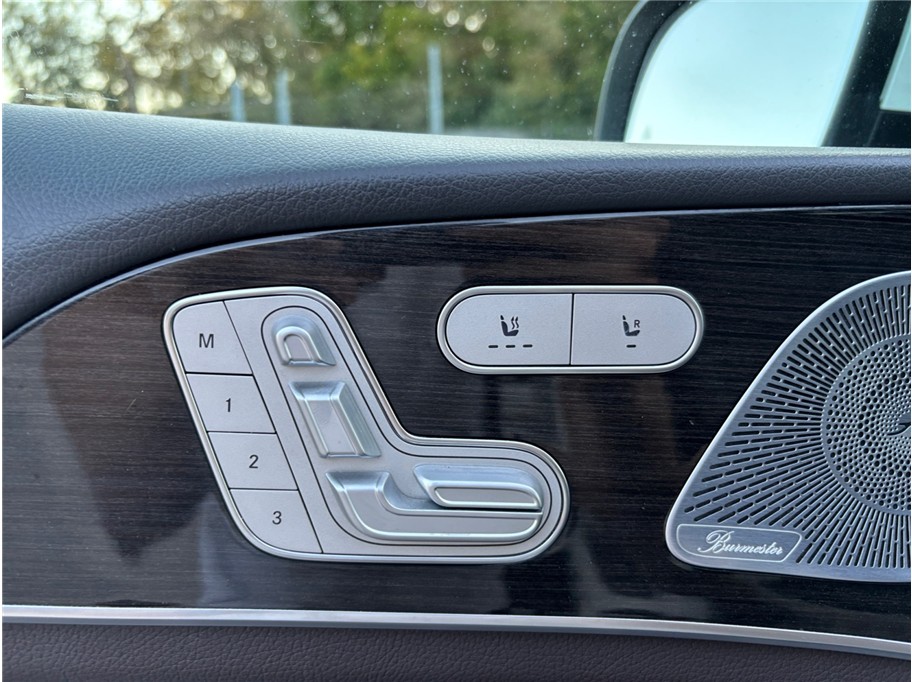 Vehicle image 19 of 52