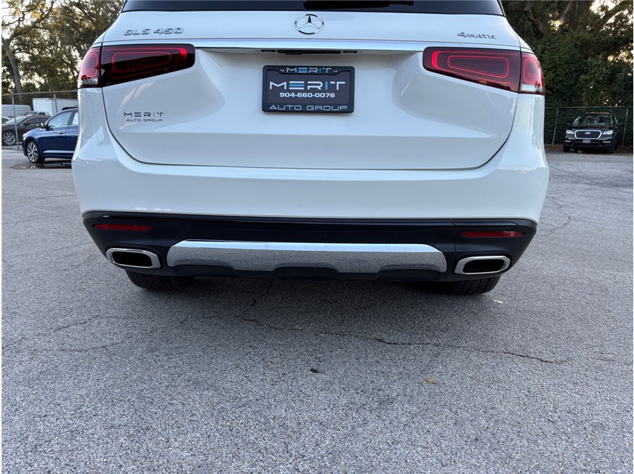 Vehicle image 7 of 52