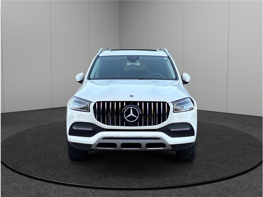 Vehicle image 2 of 52