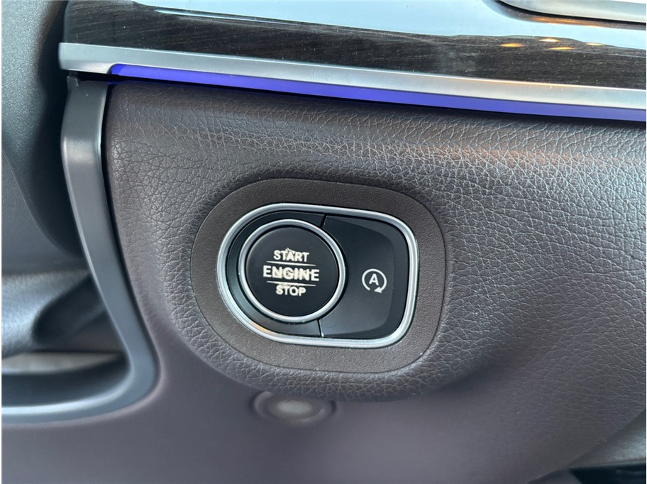 Vehicle image 28 of 52