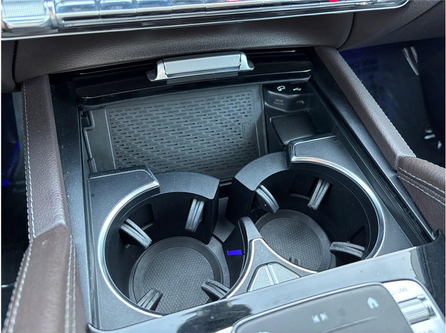 Vehicle image 36 of 52
