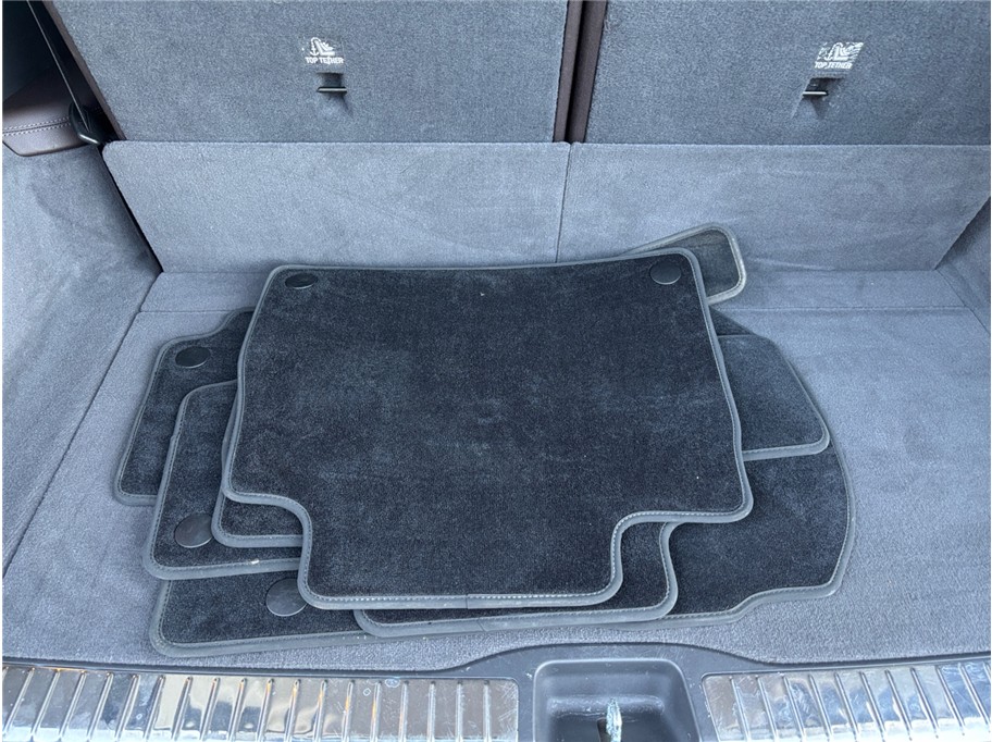Vehicle image 51 of 52