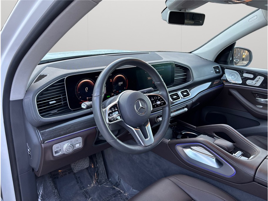 Vehicle image 11 of 52