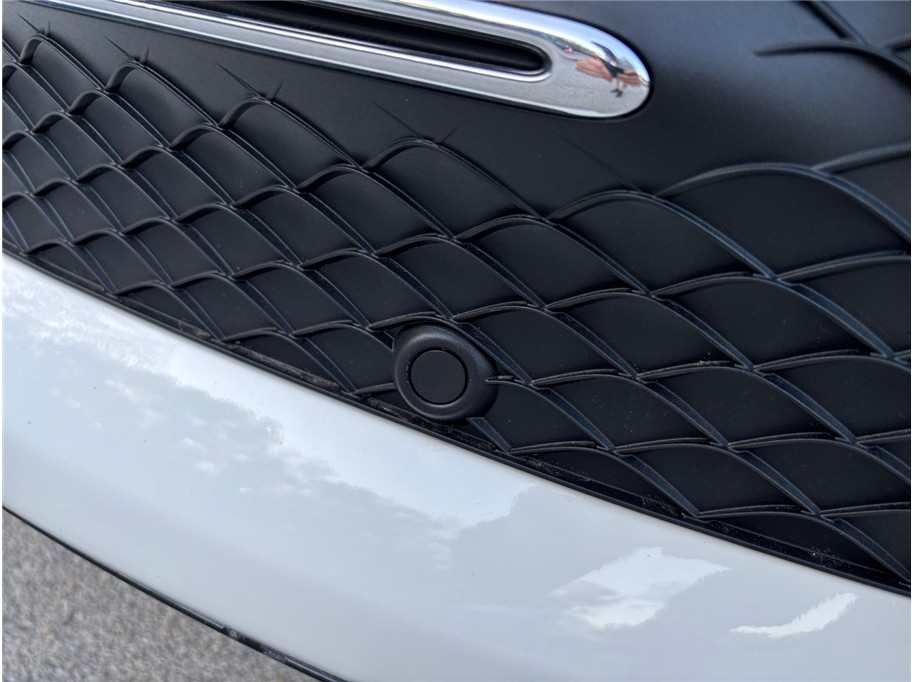 Vehicle image 14 of 52