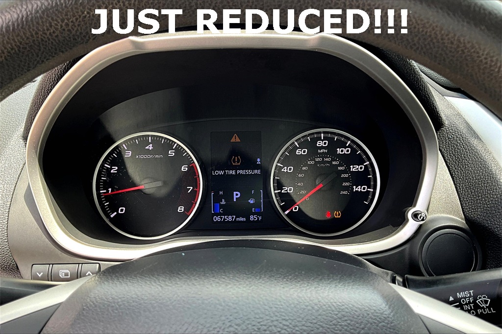 Vehicle image 20 of 35