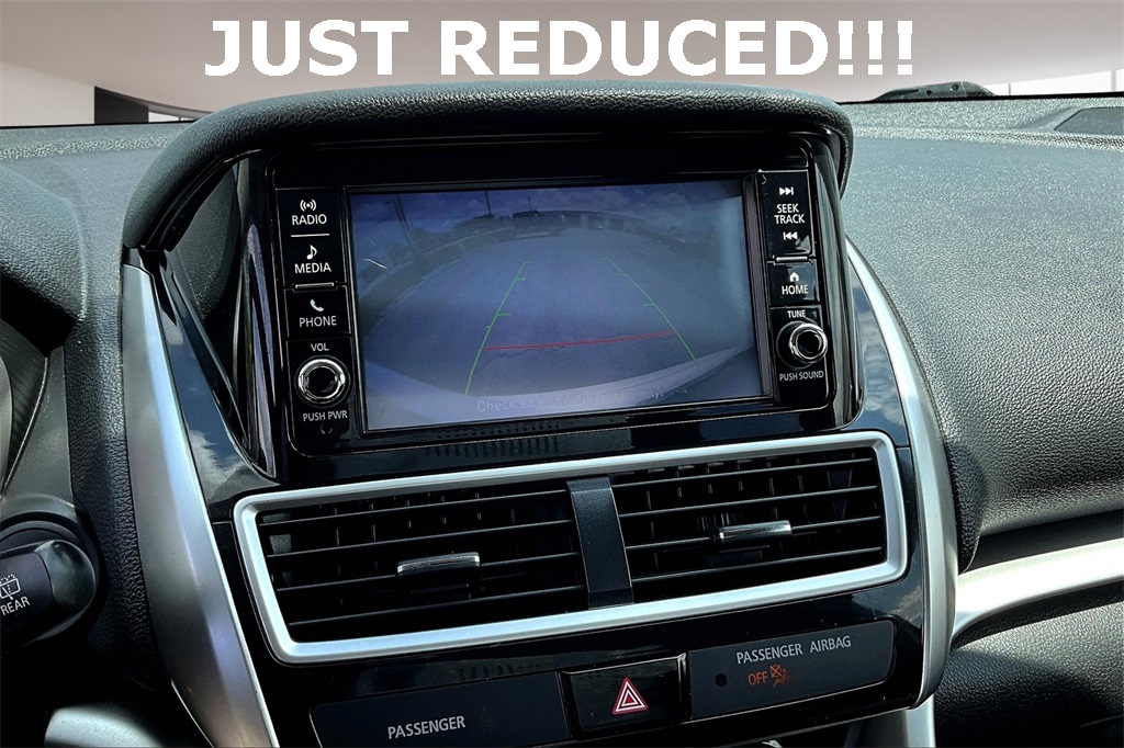 Vehicle image 21 of 35