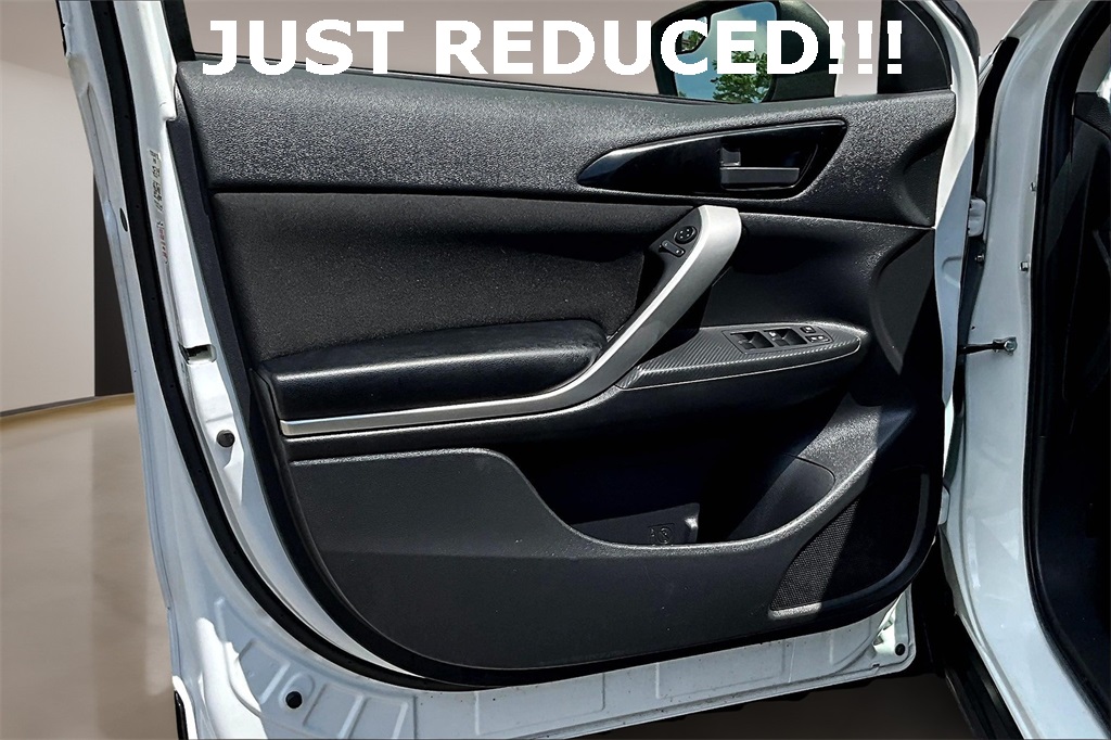 Vehicle image 23 of 35