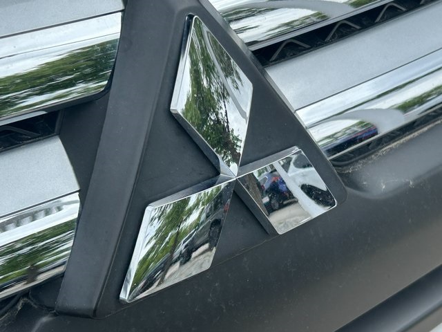 Vehicle image 10 of 15