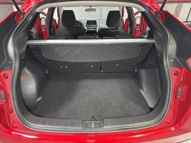 Vehicle image 32 of 37