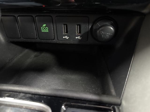 Vehicle image 26 of 37
