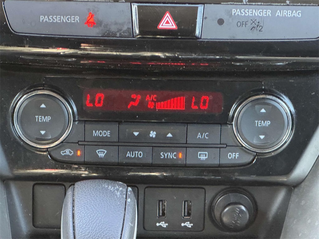 Vehicle image 18 of 31