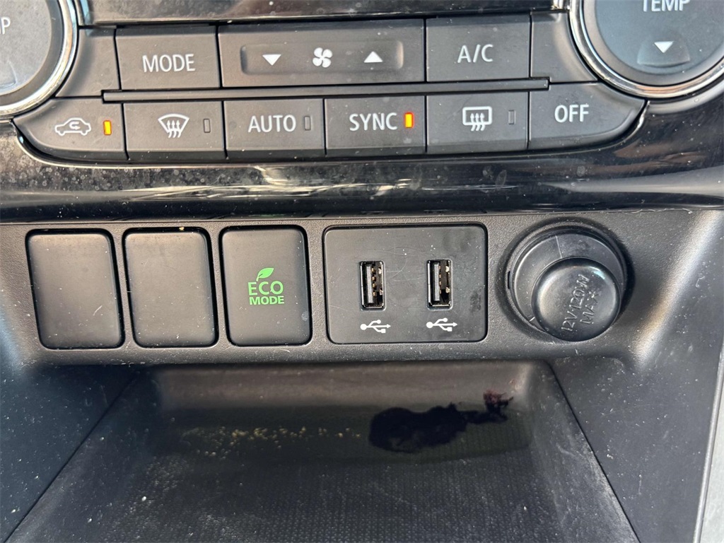 Vehicle image 27 of 31