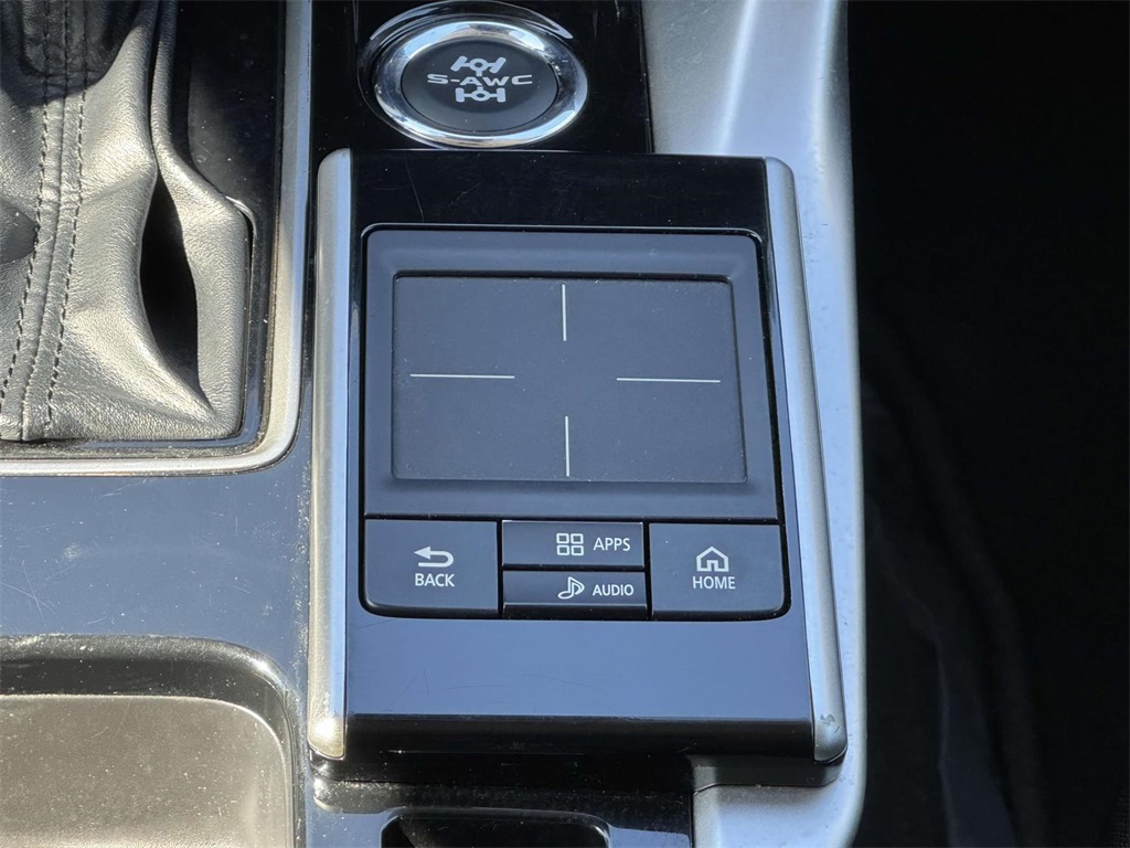 Vehicle image 25 of 31