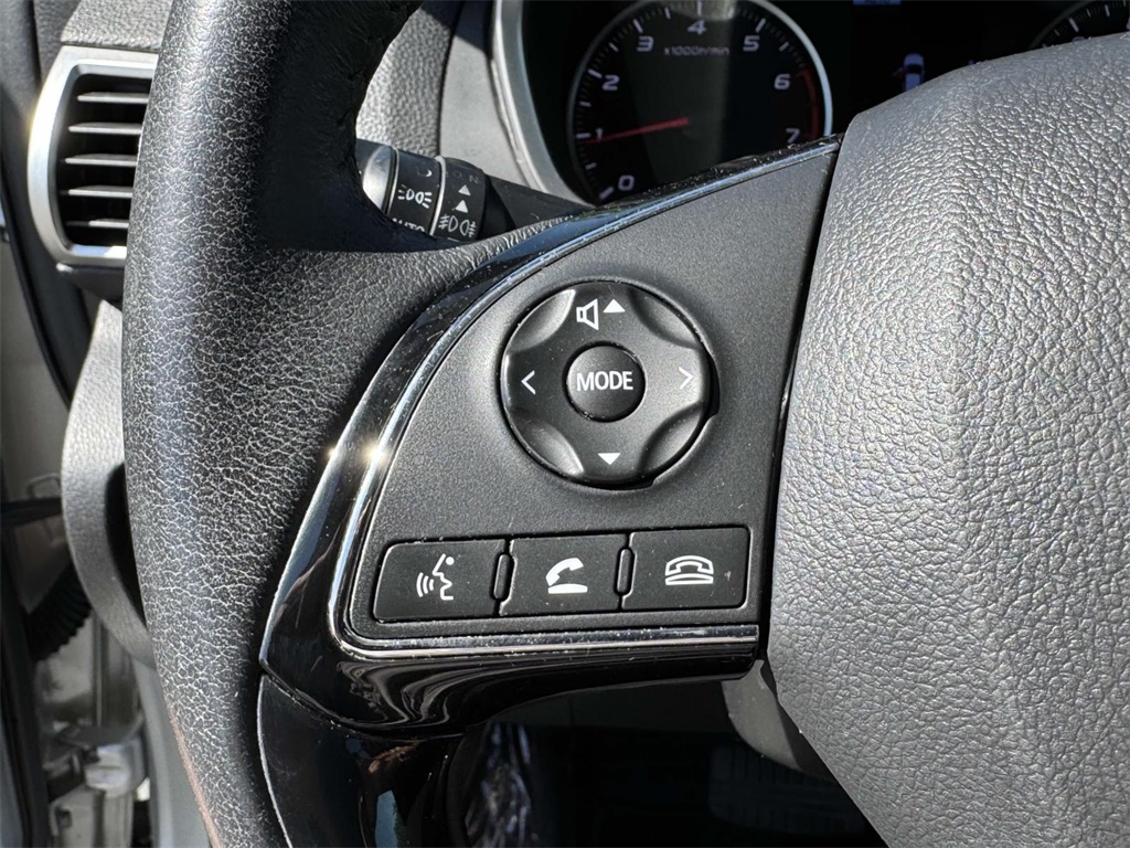 Vehicle image 24 of 31