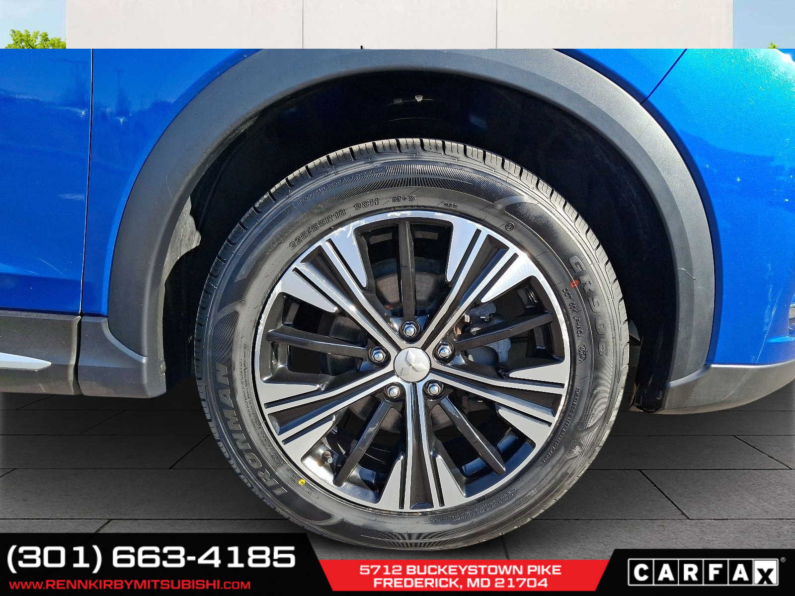 Vehicle image 8 of 33
