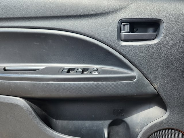 Vehicle image 18 of 22