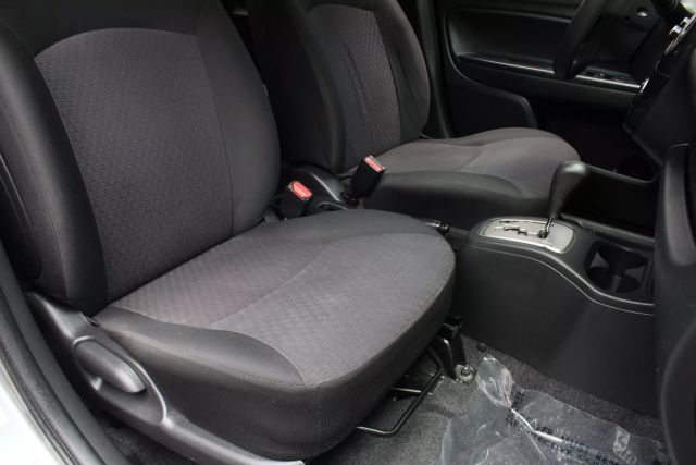Vehicle image 33 of 41
