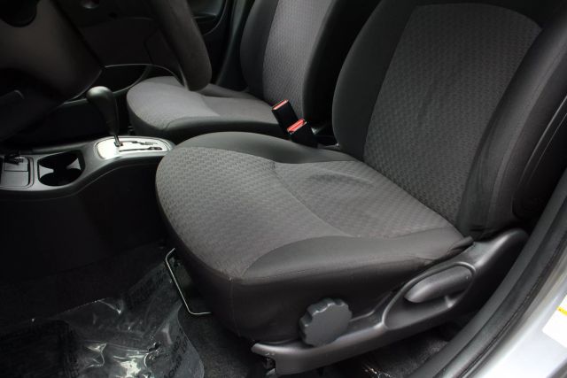 Vehicle image 16 of 41