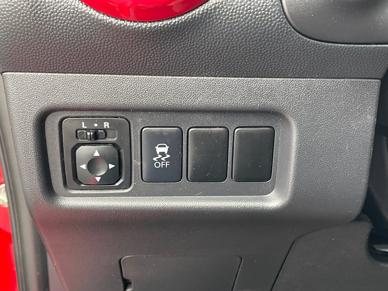 Vehicle image 23 of 29