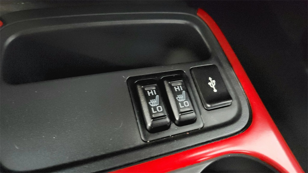 Vehicle image 27 of 34
