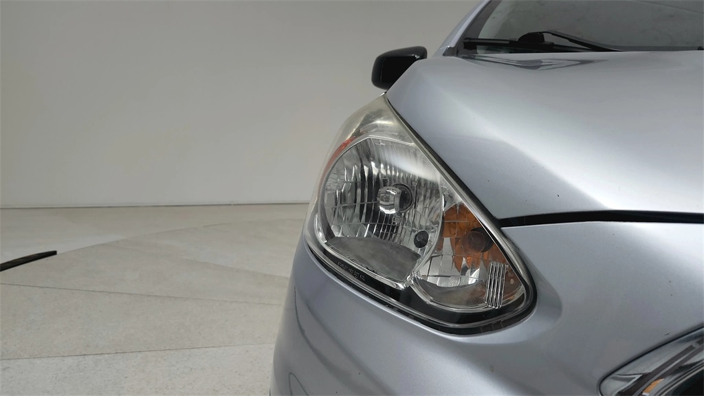 Vehicle image 26 of 34