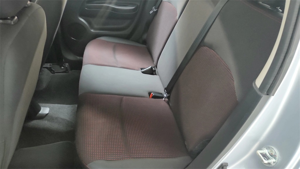 Vehicle image 16 of 34