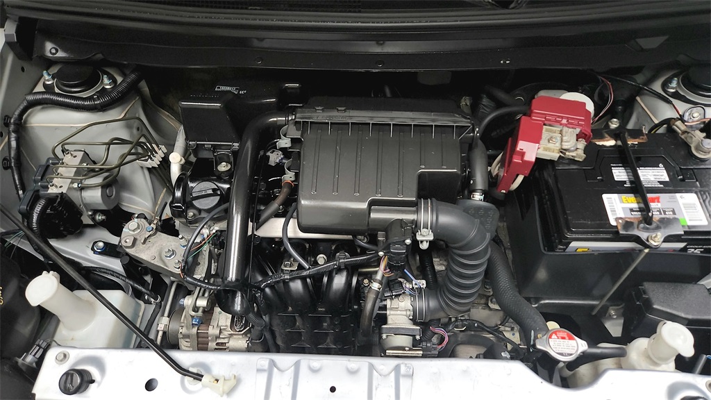 Vehicle image 9 of 34