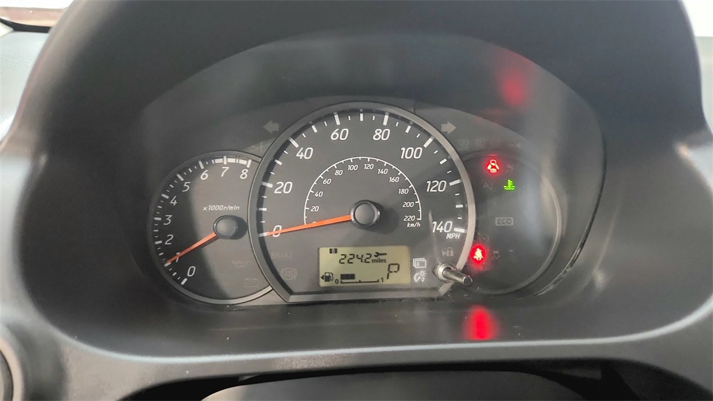 Vehicle image 21 of 34
