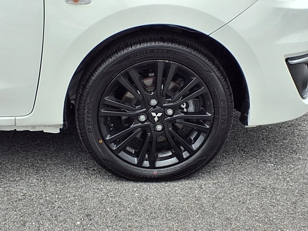 Vehicle image 9 of 33