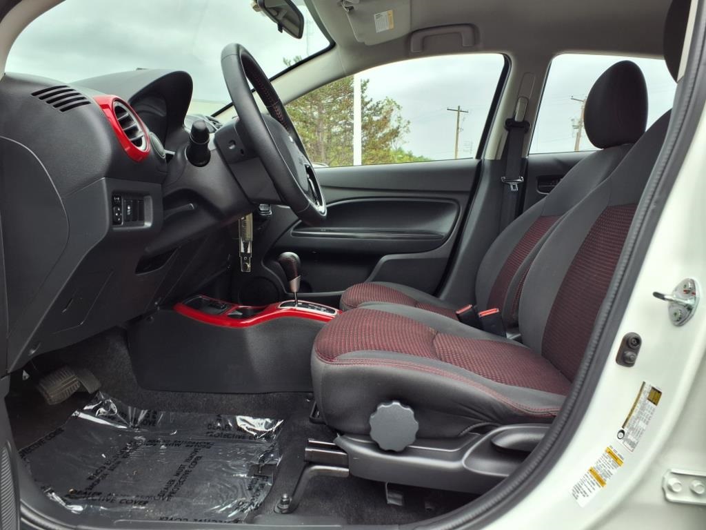 Vehicle image 21 of 33