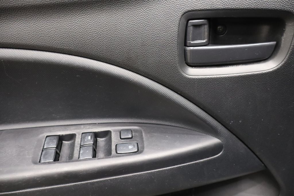 Vehicle image 13 of 35