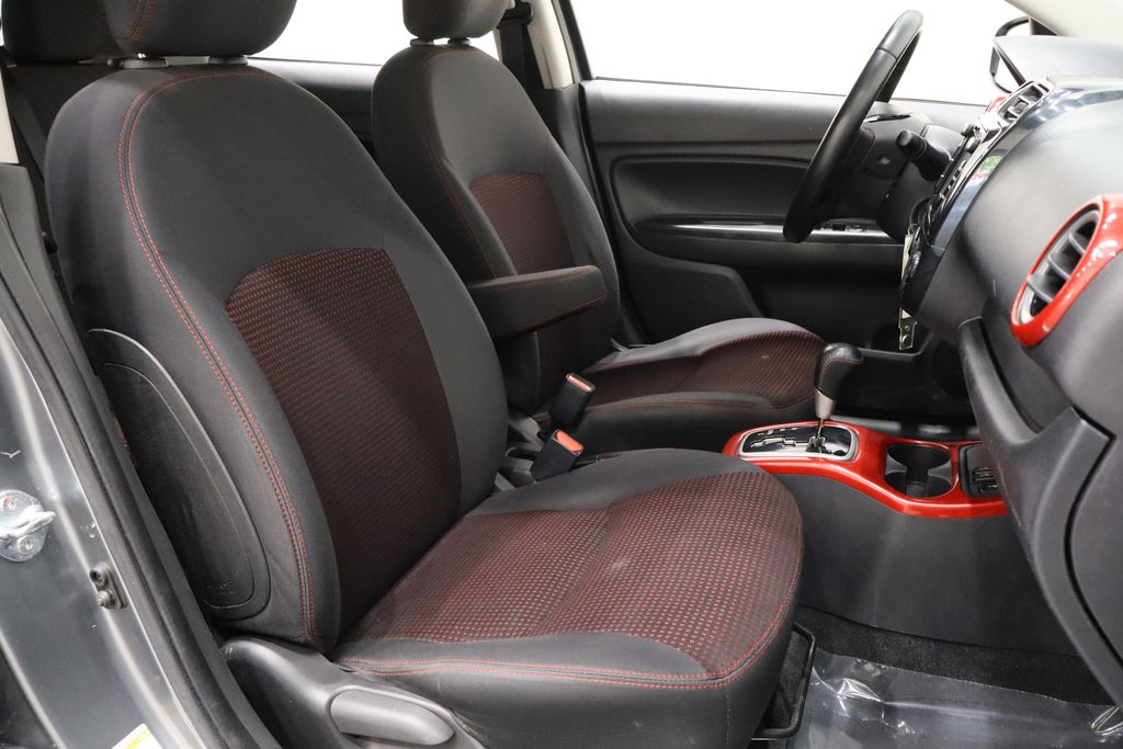 Vehicle image 11 of 35