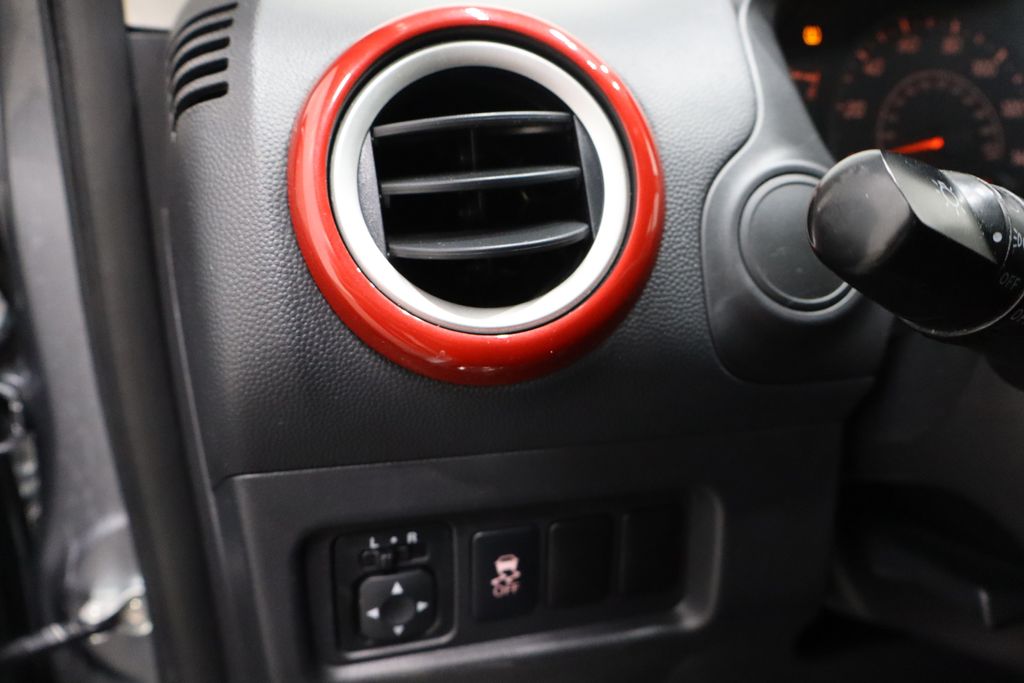 Vehicle image 14 of 35