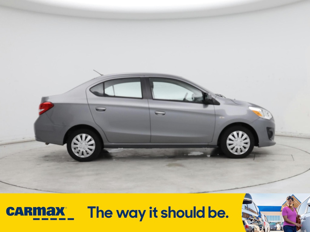 Vehicle image 4 of 32