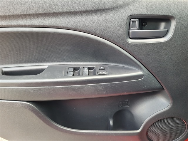 Vehicle image 19 of 27