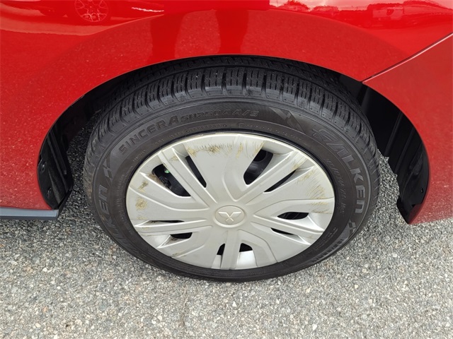 Vehicle image 8 of 27