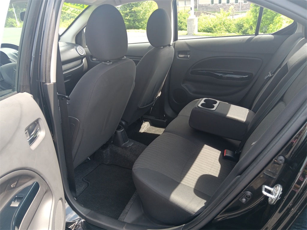 Vehicle image 23 of 25
